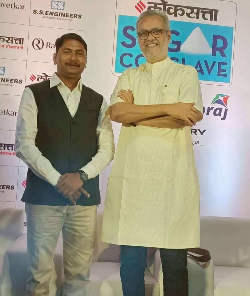 मा. पत्रकार गिरीश कुबेर  साहेबांसोबत वसंत मुंडे